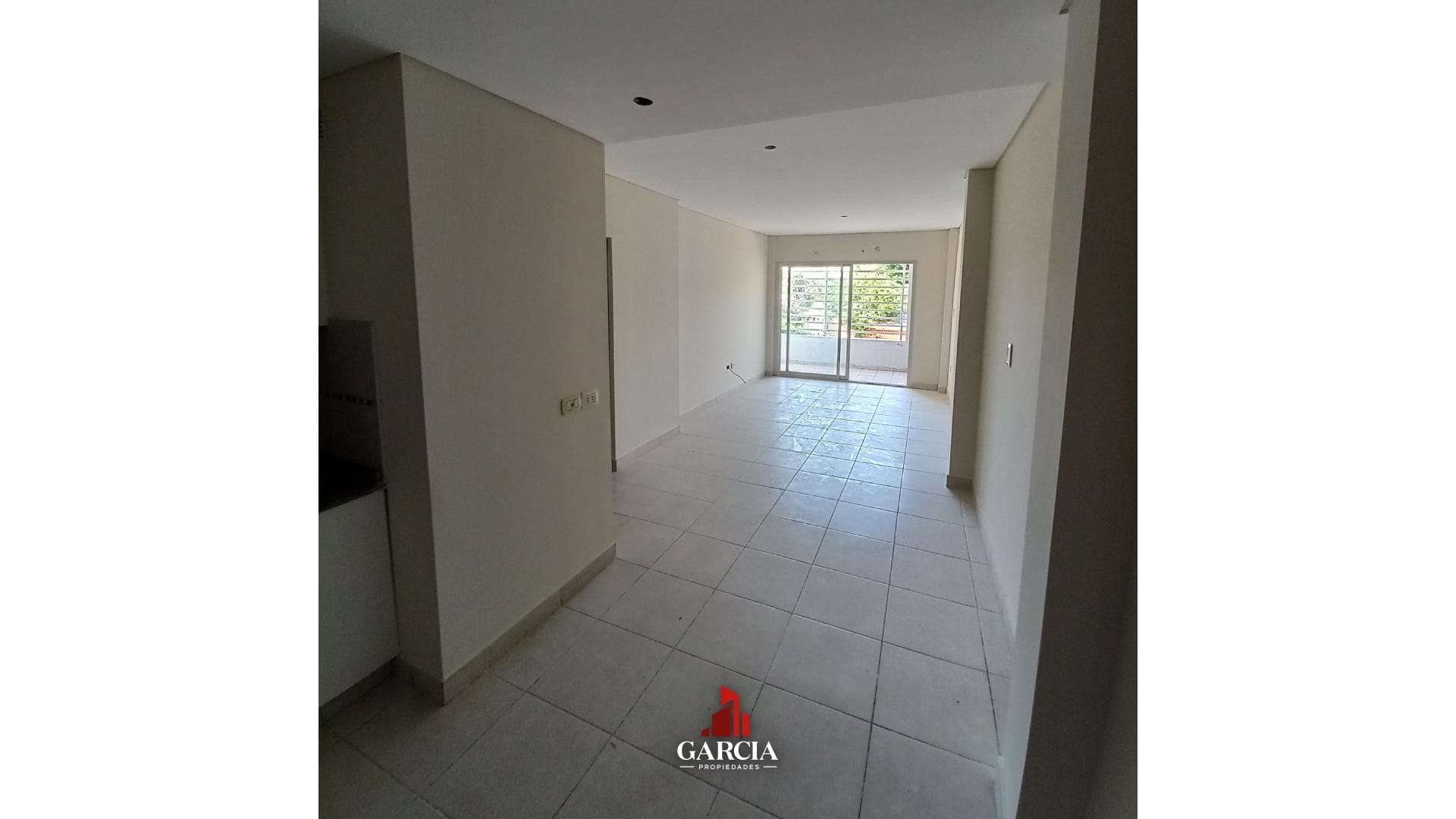 VENDE DEPARTAMENTO 2 DORMITORIOS CON COCHERA - foto 2