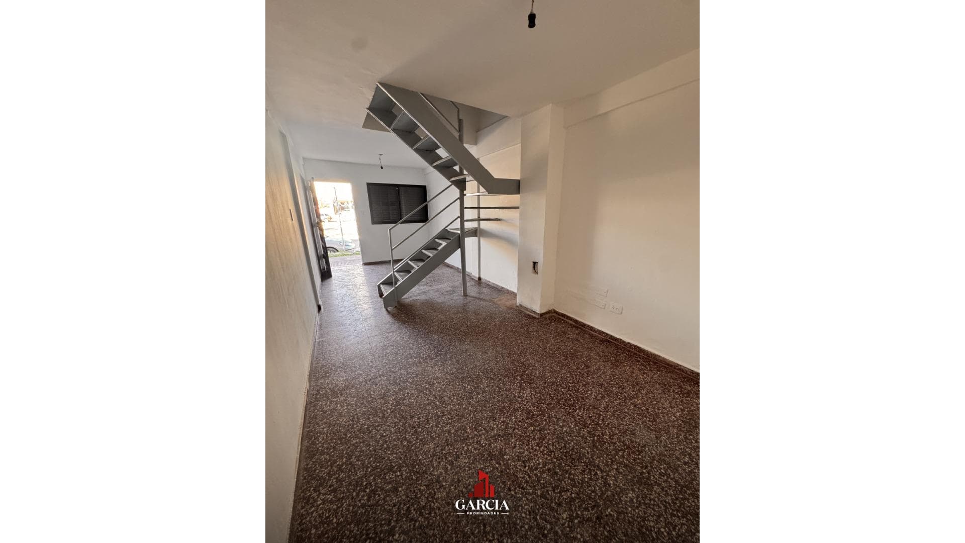 ALQUILA DUPLEX - foto 2